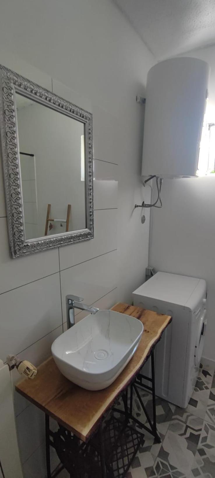 Mony Apartman *